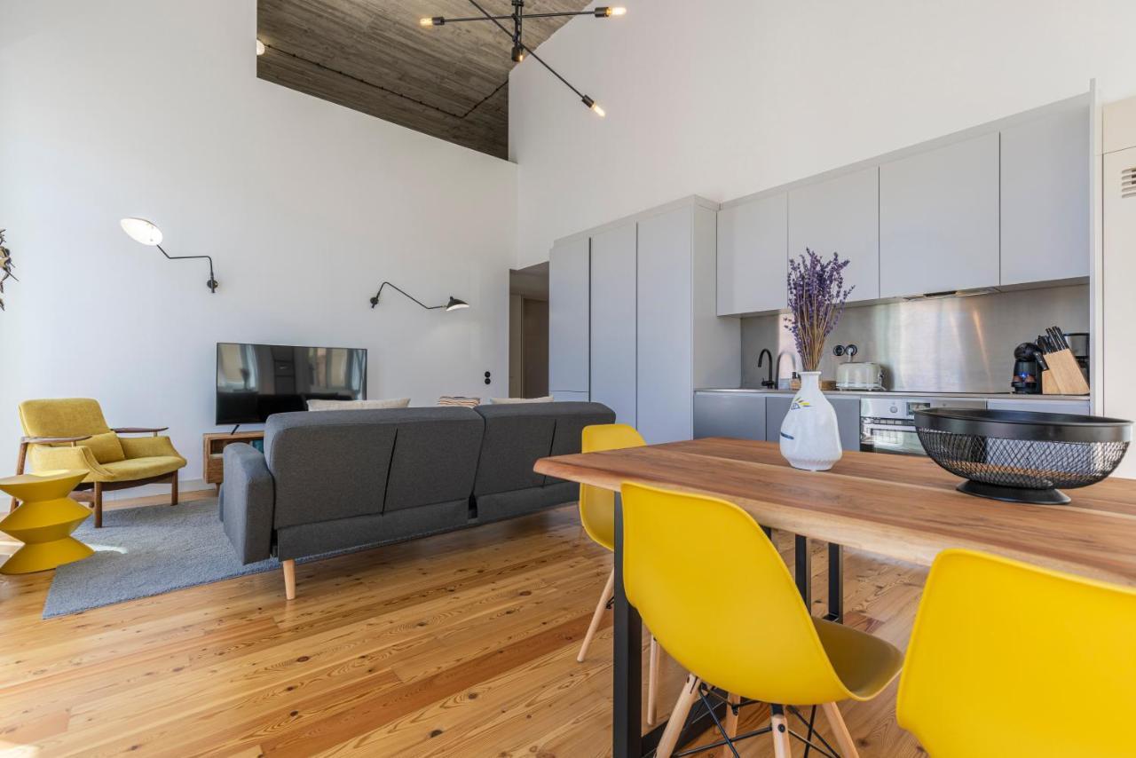 Glamorous 3Bdr Apartment In City Center By Lovelystay Lisbona Esterno foto