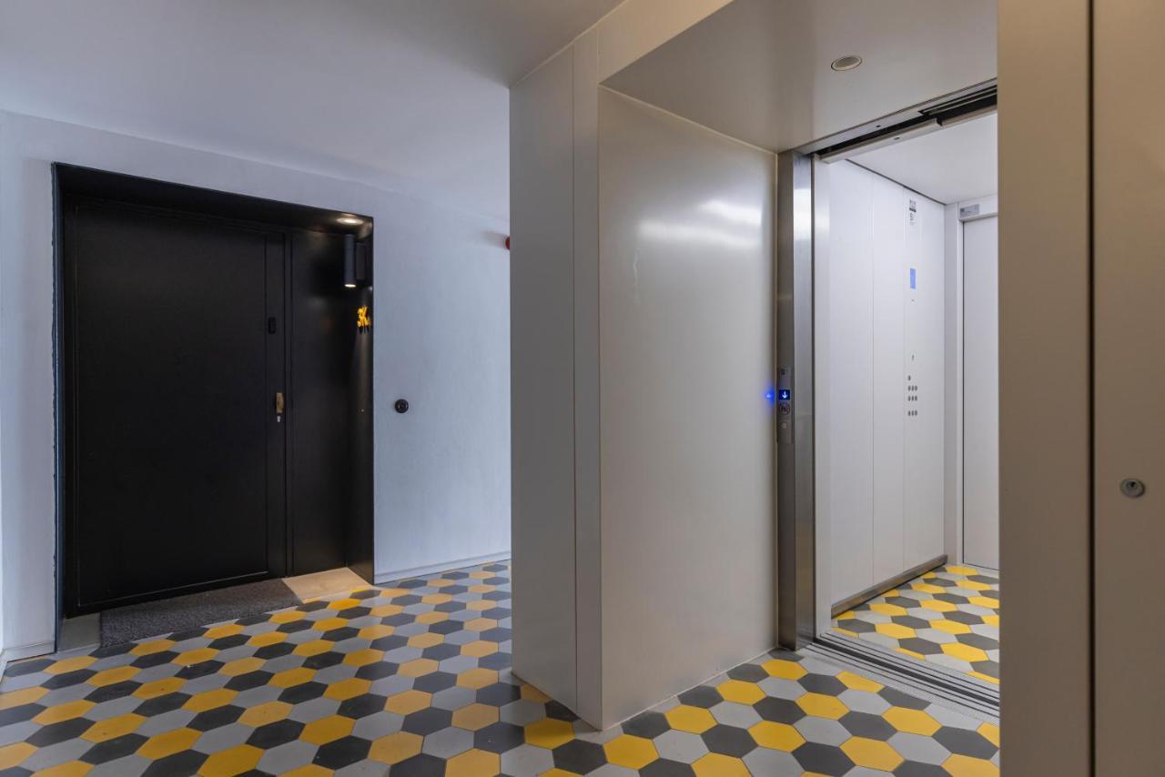 Glamorous 3Bdr Apartment In City Center By Lovelystay Lisbona Esterno foto