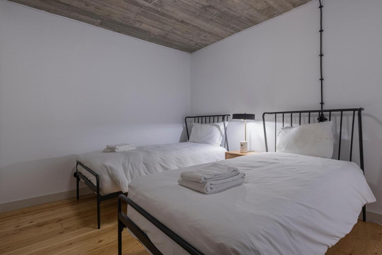 Glamorous 3Bdr Apartment In City Center By Lovelystay Lisbona Esterno foto