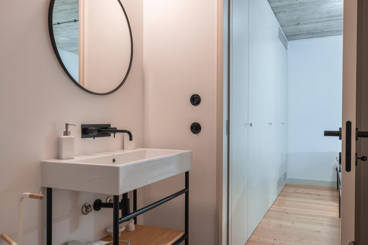 Glamorous 3Bdr Apartment In City Center By Lovelystay Lisbona Esterno foto