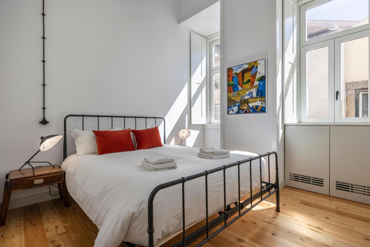 Glamorous 3Bdr Apartment In City Center By Lovelystay Lisbona Esterno foto