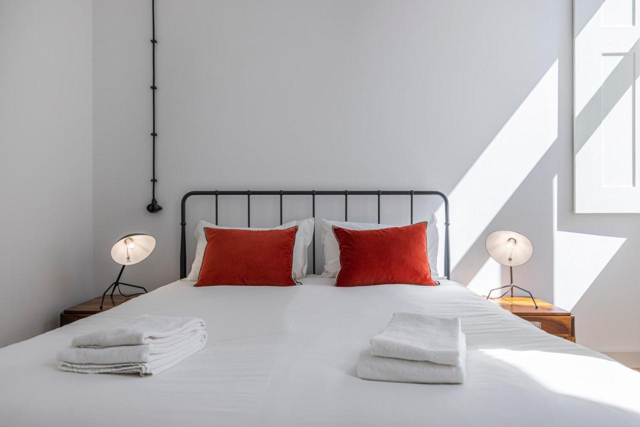 Glamorous 3Bdr Apartment In City Center By Lovelystay Lisbona Esterno foto