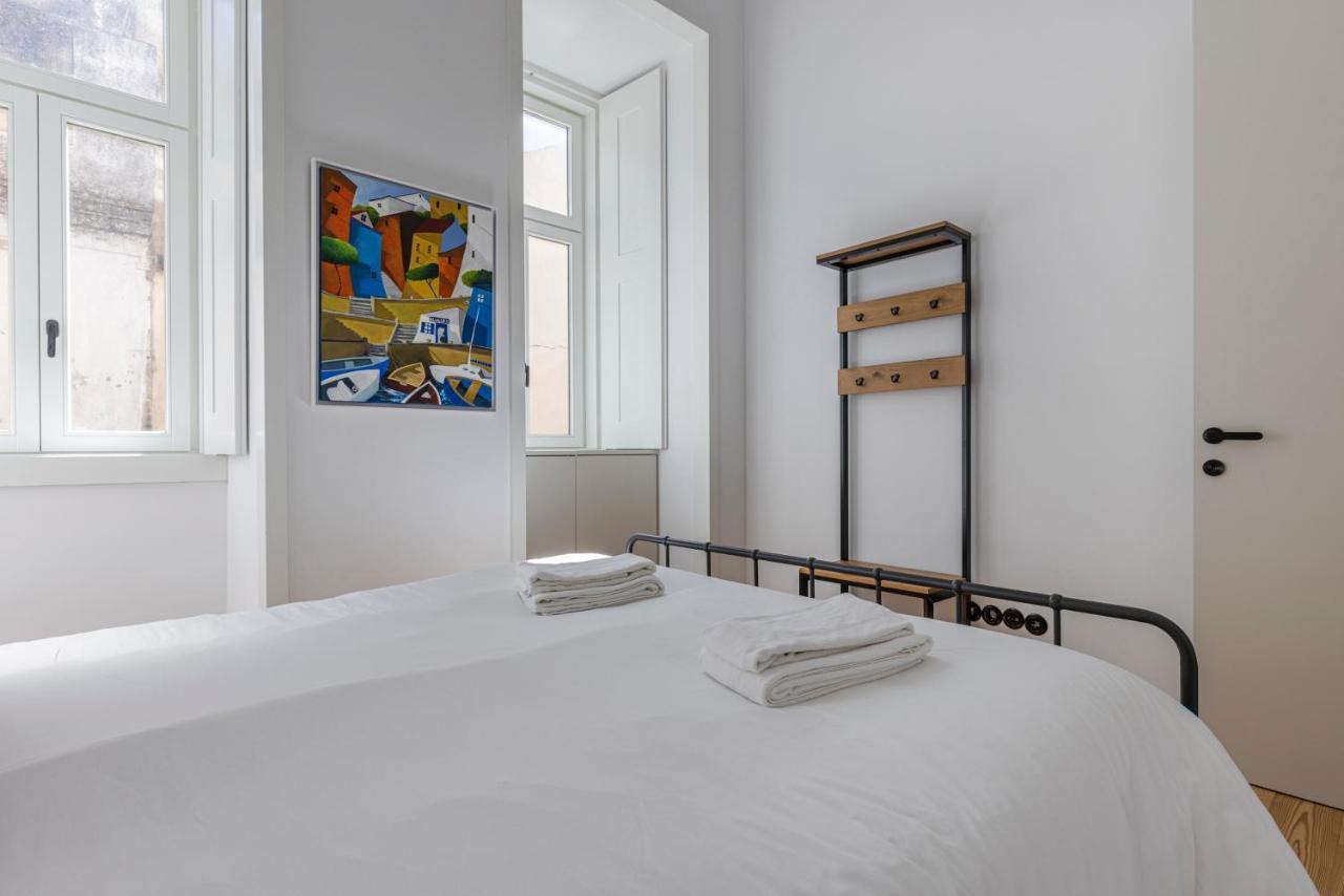 Glamorous 3Bdr Apartment In City Center By Lovelystay Lisbona Esterno foto