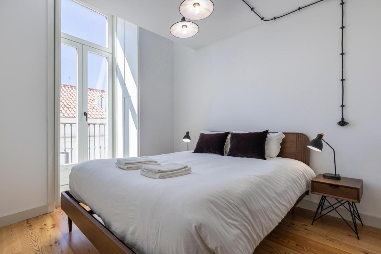 Glamorous 3Bdr Apartment In City Center By Lovelystay Lisbona Esterno foto