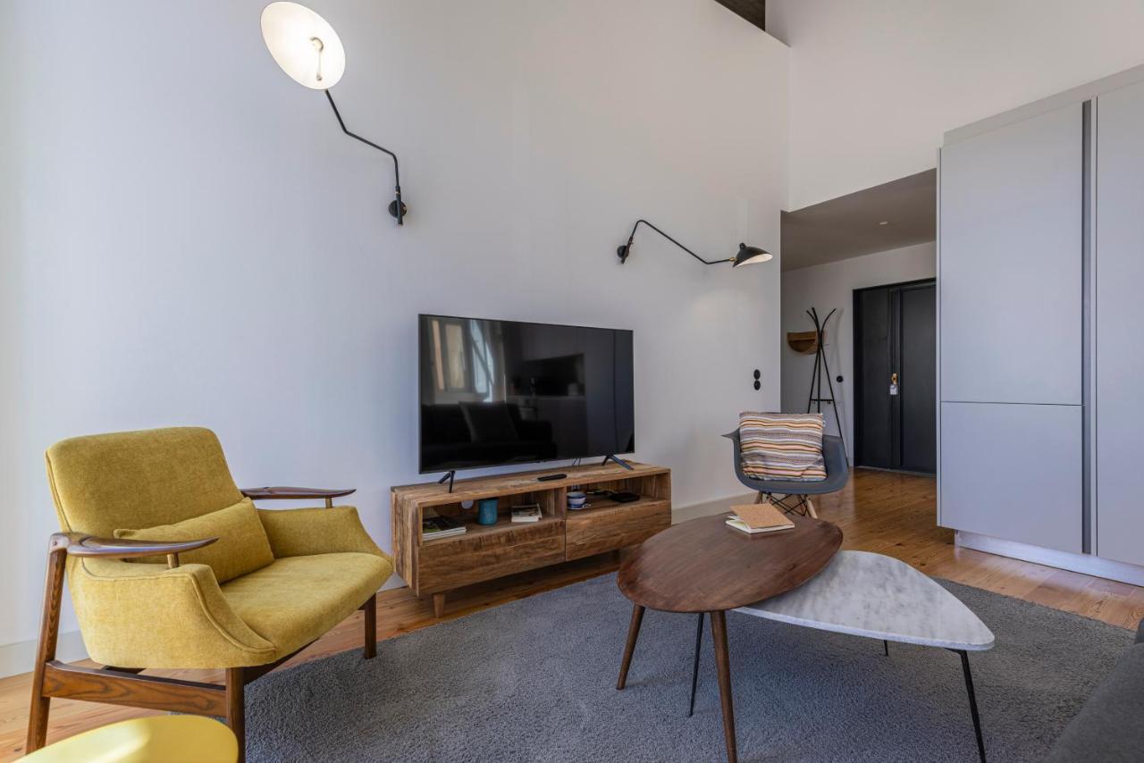 Glamorous 3Bdr Apartment In City Center By Lovelystay Lisbona Esterno foto
