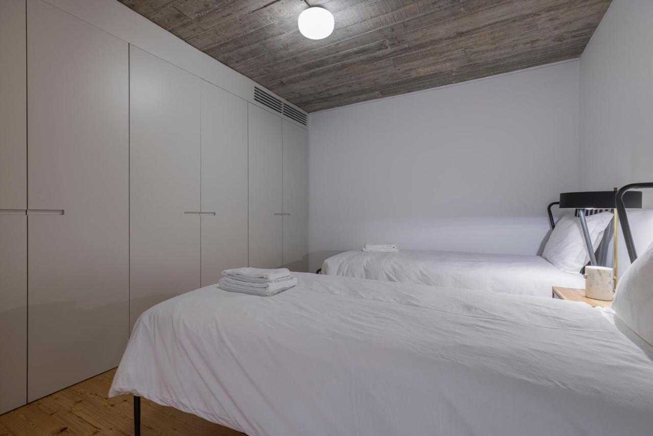 Glamorous 3Bdr Apartment In City Center By Lovelystay Lisbona Esterno foto