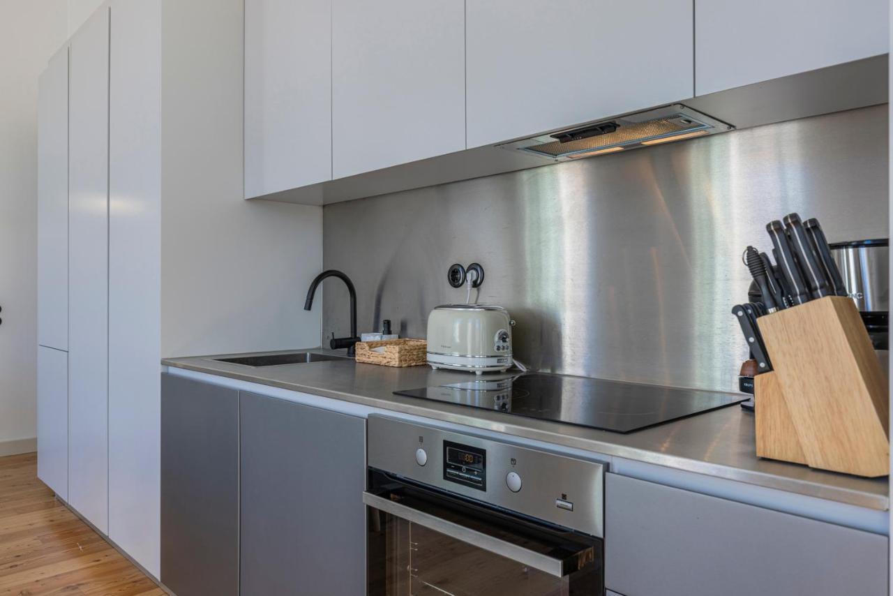 Glamorous 3Bdr Apartment In City Center By Lovelystay Lisbona Esterno foto